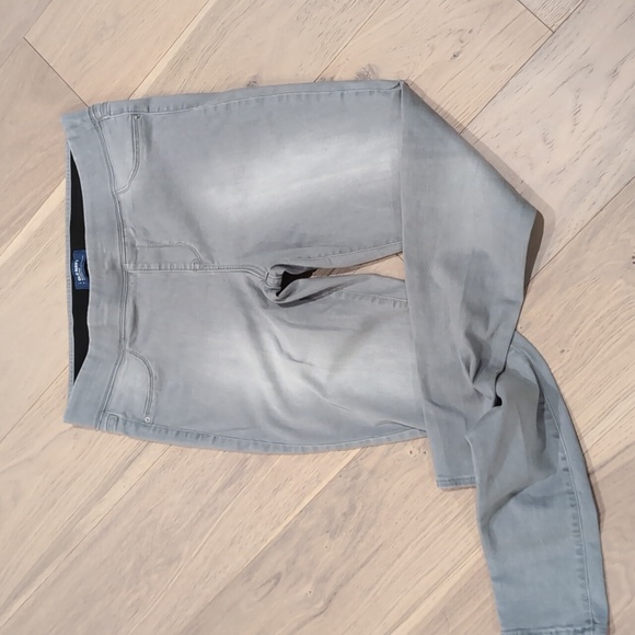 Old Navy Rockstar Pull on pants - Picture 2 of 3